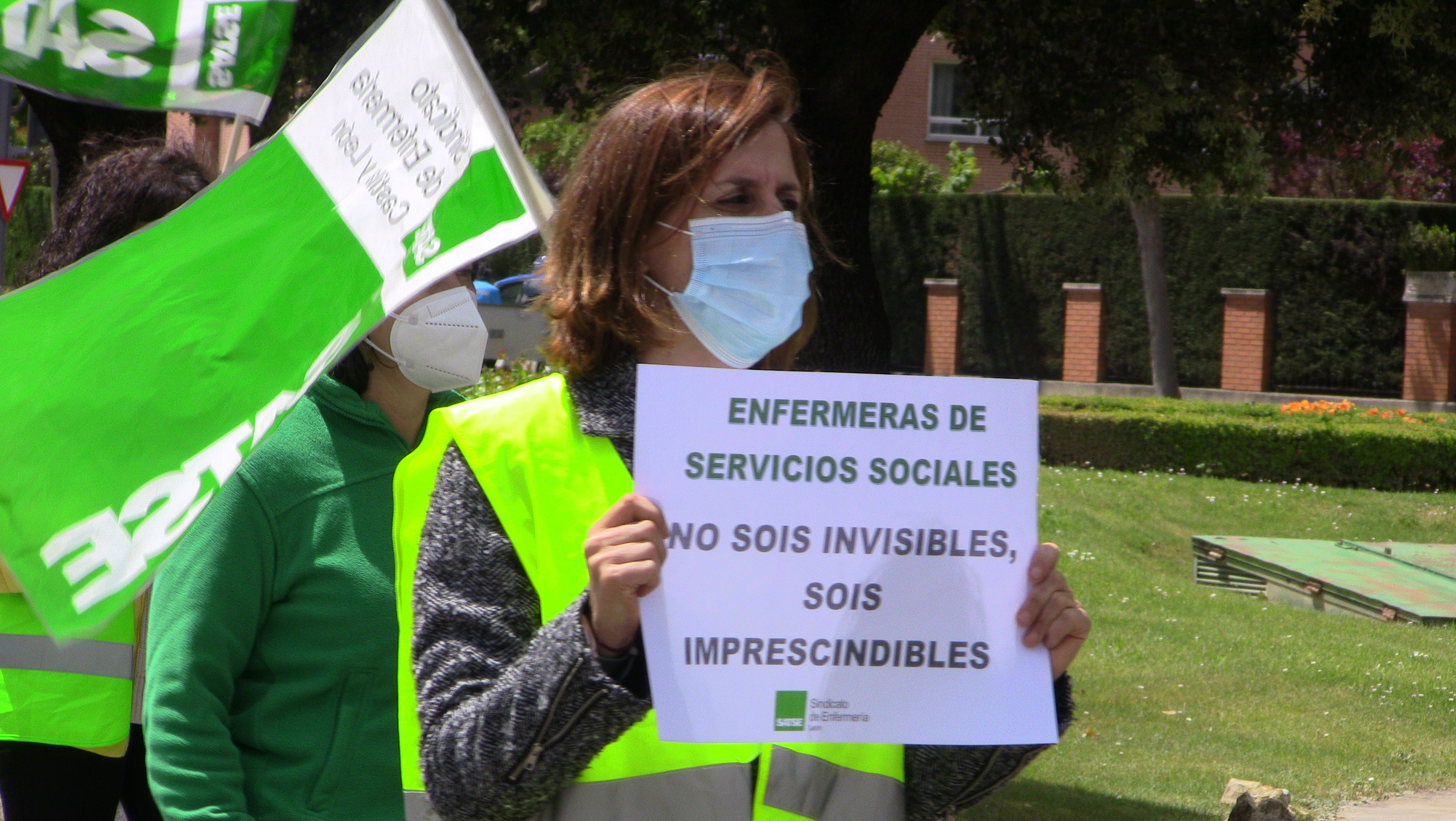 Una enfermera en una manifestación de SATSE para exigir mejoras en Servicios Sociales